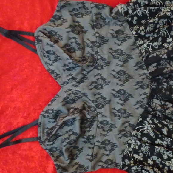 Hot topic COSMIC AURA SKELETON FAIRY LACE THIN STRAPS ZIP CLOSURE HANKY HEM - Picture 14 of 17